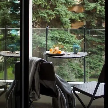 Pine Tree Studio Apartment *